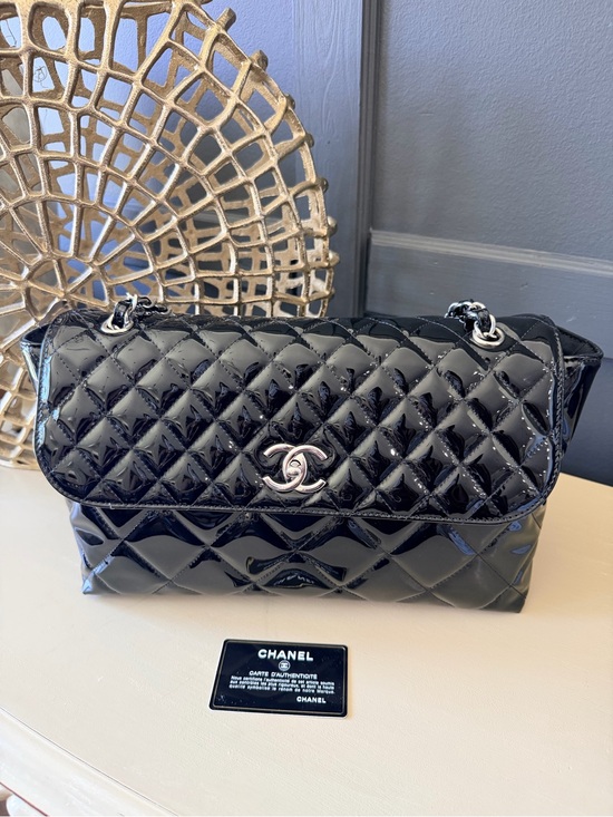 CHANEL Handbags - Chanel In the Business Flap Shoulder Bag | Black Patent Leather w/black card